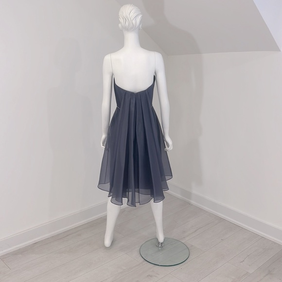 Sample NWT- Lela Rose size 8 Onyx Grey- organdy Pristine
Strapless - Picture 4 of 9